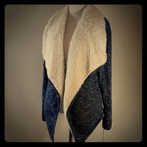 Green tea Heather Denim colored Sherpa Wrap M NWT